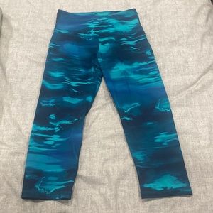 Old navy 3/4 workout leggings